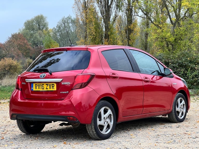 2016 Toyota Yaris 1.5 VVT-h Icon E-CVT Euro 6 5dr HATCHBACK Petrol/Electric Hybrid Automatic