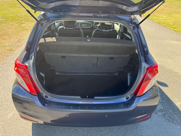 TOYOTA YARIS 1.3 Dual VVT-i SR 2012