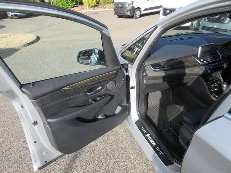 2016 BMW 2 Series Gran Tourer 220i Luxury Gran Tourer ESTATE Petrol Automatic