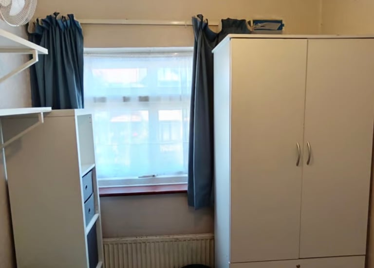 (Not a studio)Single room including bills Postcode IG2 6QS