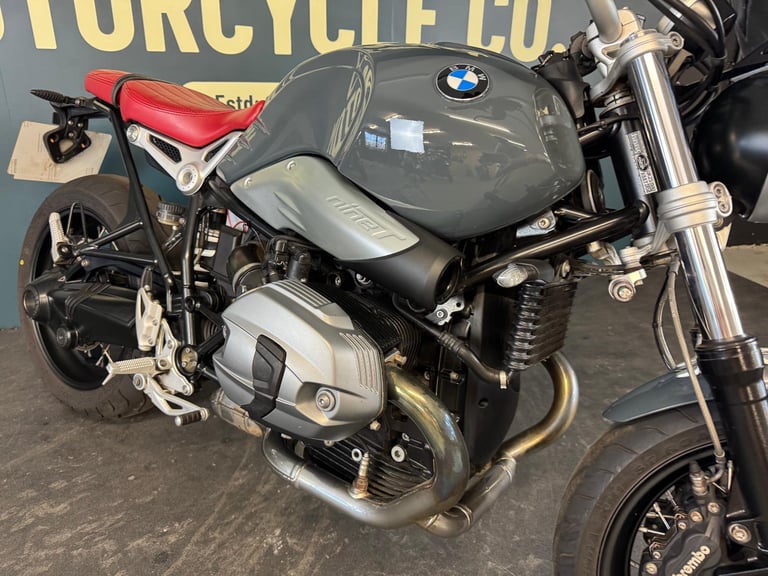 BMW R NINET PURE WITH AKRAPOVIC
