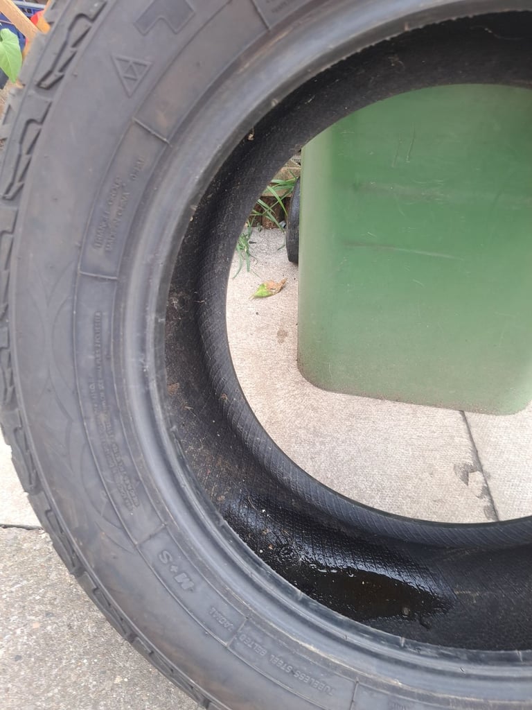 265/60r tyre with good tread 