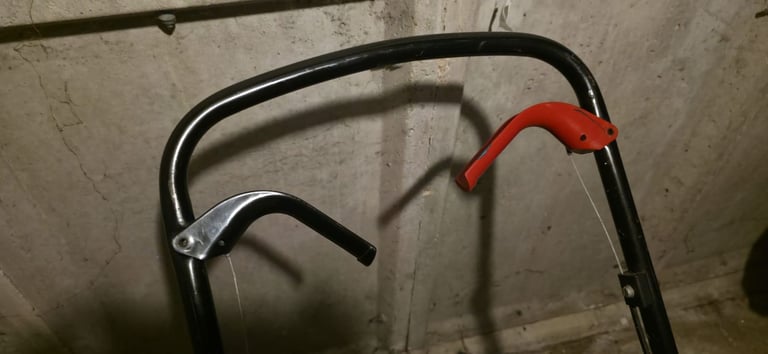 Briggs and Stratton Lawnmower 