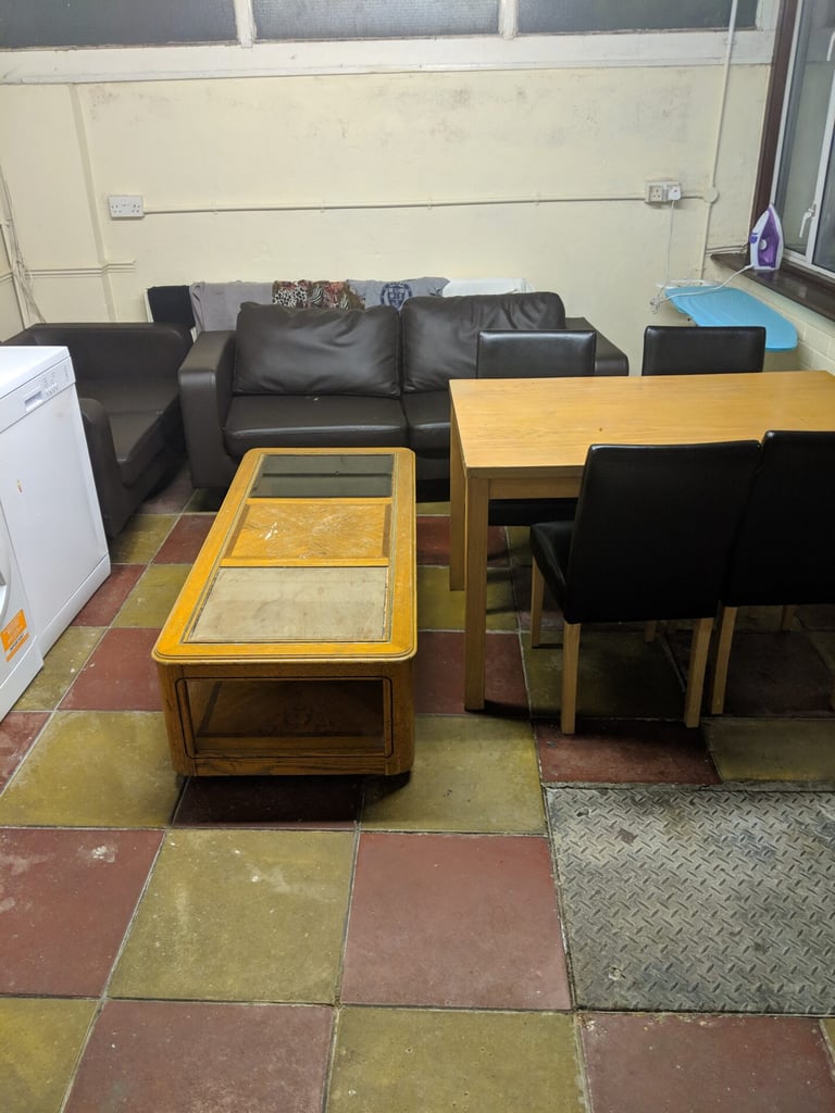 5 bedroom house in Beautiful Shared Accommodation â Ensuite Double Rooms Available in Ilford, Redbri