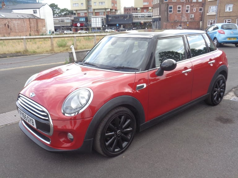 image for MINI HATCHBACK 1.5 Cooper 5dr