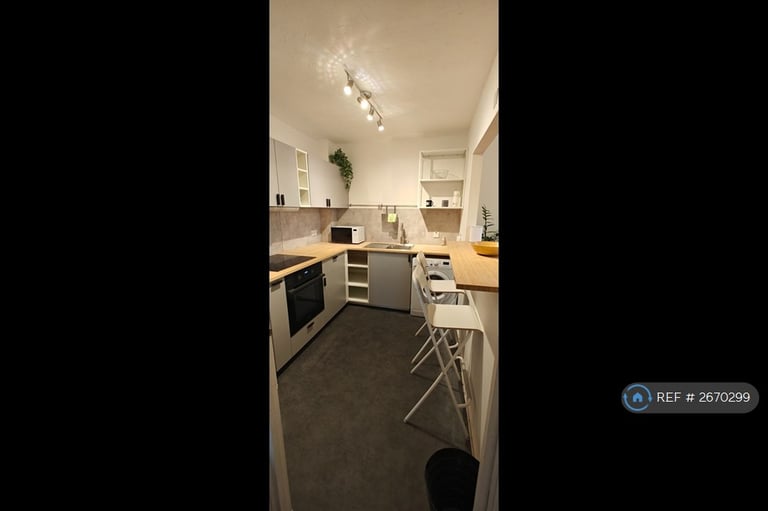 2 bedroom flat in Farrow Lane, London, SE14 (2 bed) (#2670299)