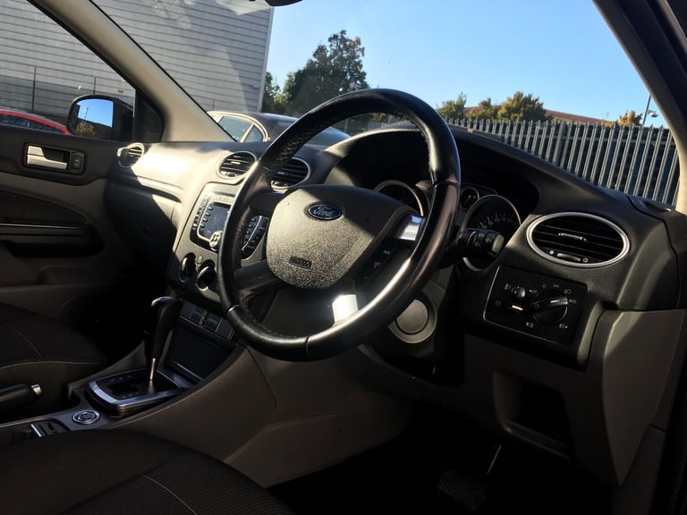 2010 Ford Focus 1.6 Titanium 5dr HATCHBACK Petrol Automatic