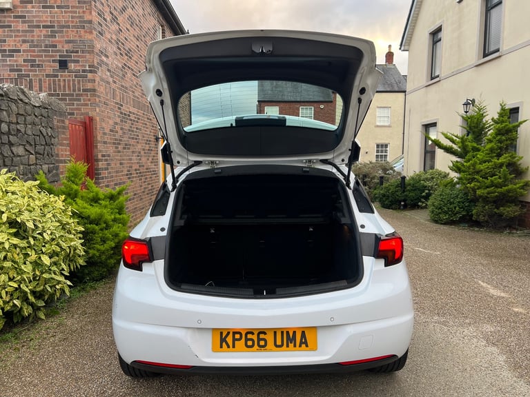 ***VAUXHALL ASTRA 1.4 150 BHP TURBO 2017***LOW MILEAGE 85K!***AUTOMATIC CAR!***SWAP PX***