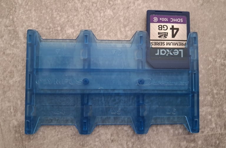 Casio Digital Camera Exilim EX-Z35 12.1MP Black C/W Case, Charger, Cards + More