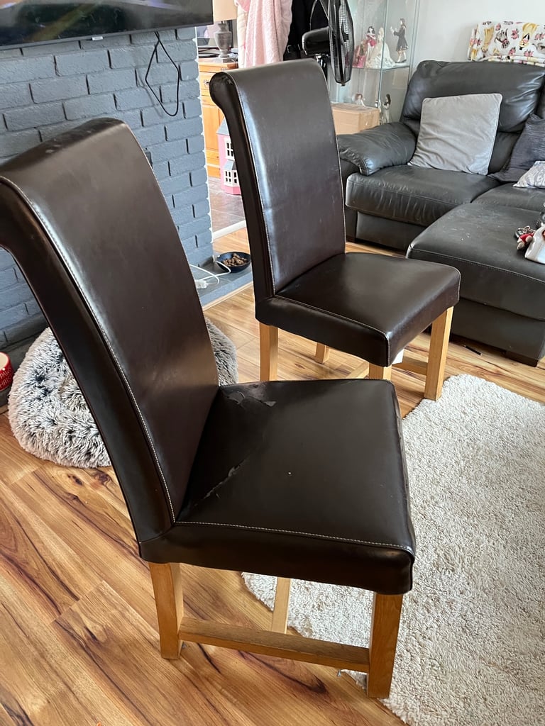 Pair of sleigh backed dining chairs - perfect for extra Christmas seating🎄🎄🎄🎄