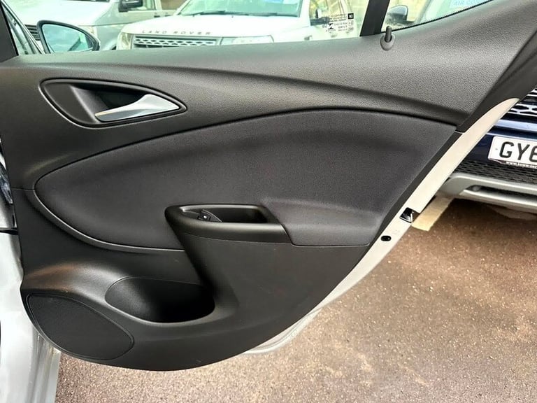 Vauxhall Astra SRI -6 SPEED, ONLY 66159 MILES, LANE ASSIST, REAR PARKING SENSORS