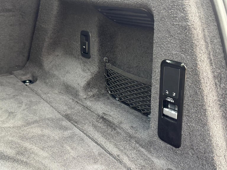 2023 Land Rover Range Rover Sport 3.0 D300 MHEV Dynamic SE SUV 5dr Diesel Auto 4WD Euro 6 (s/s) (...