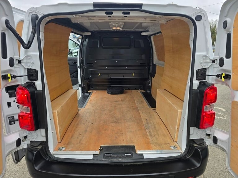 2023 Citroen Dispatch E 1000 75 kWh Enterprise M in white, 12,000 miles, full service history, 1 ...