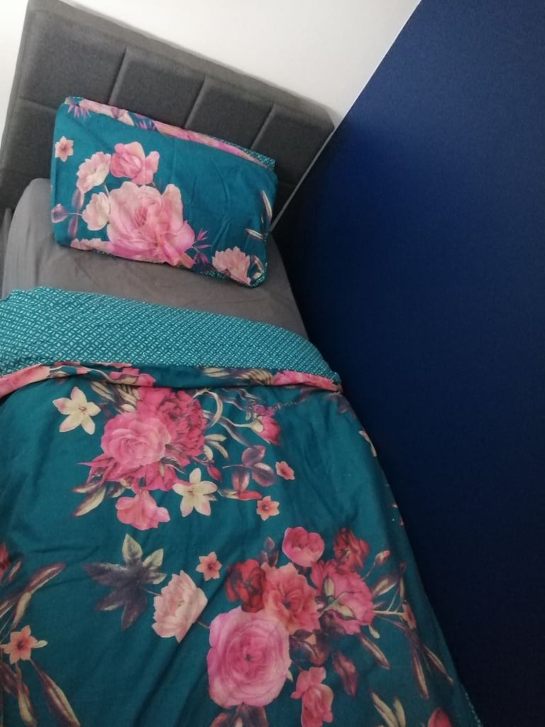 image for Wayfair Single bed in frame & all bedding **OPEN TO REASONABLE OFFERS**