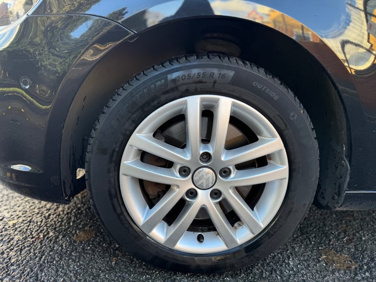 2011 Volkswagen Touran 2.0 TDI SE 5dr DSG MPV Diesel Automatic