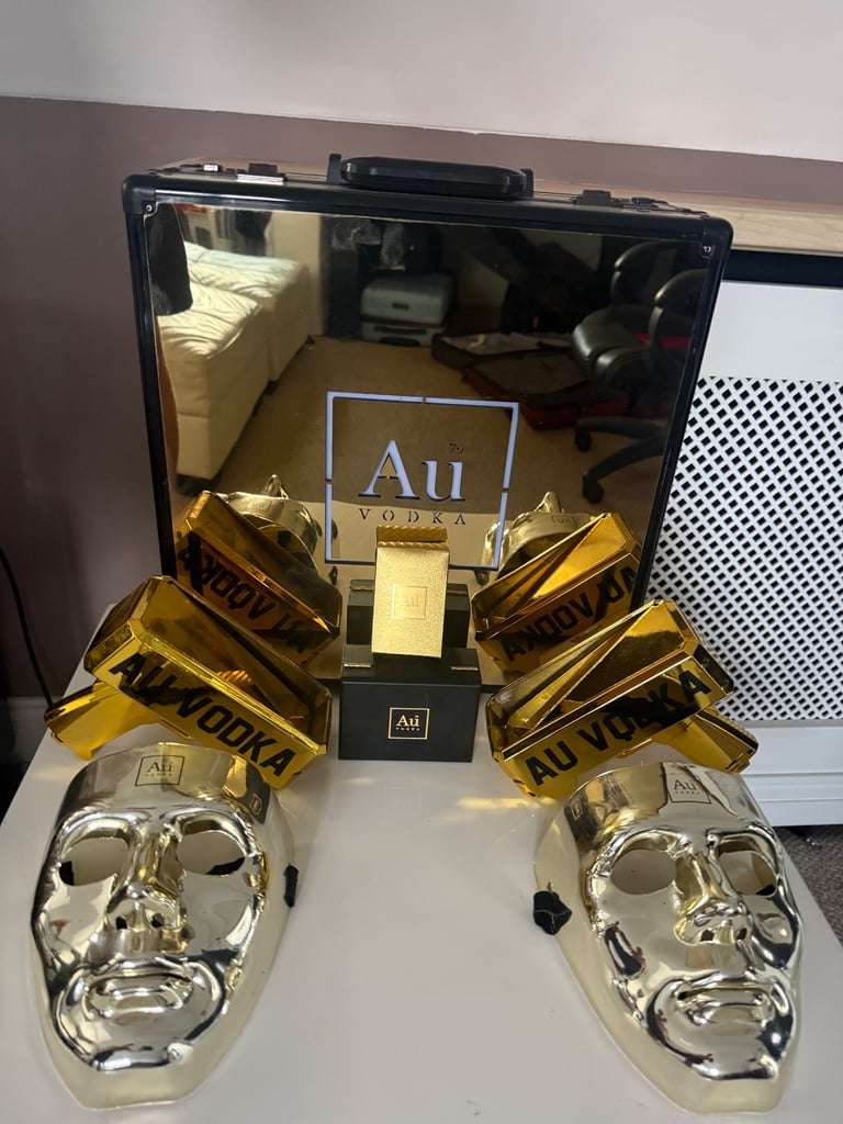 AU VODKA GOLD LIGHT UP CASE