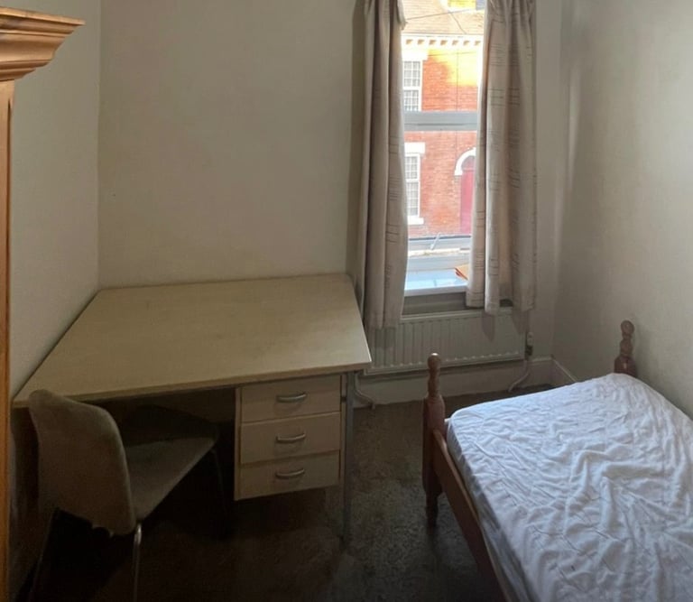 Single Room in Great City Location