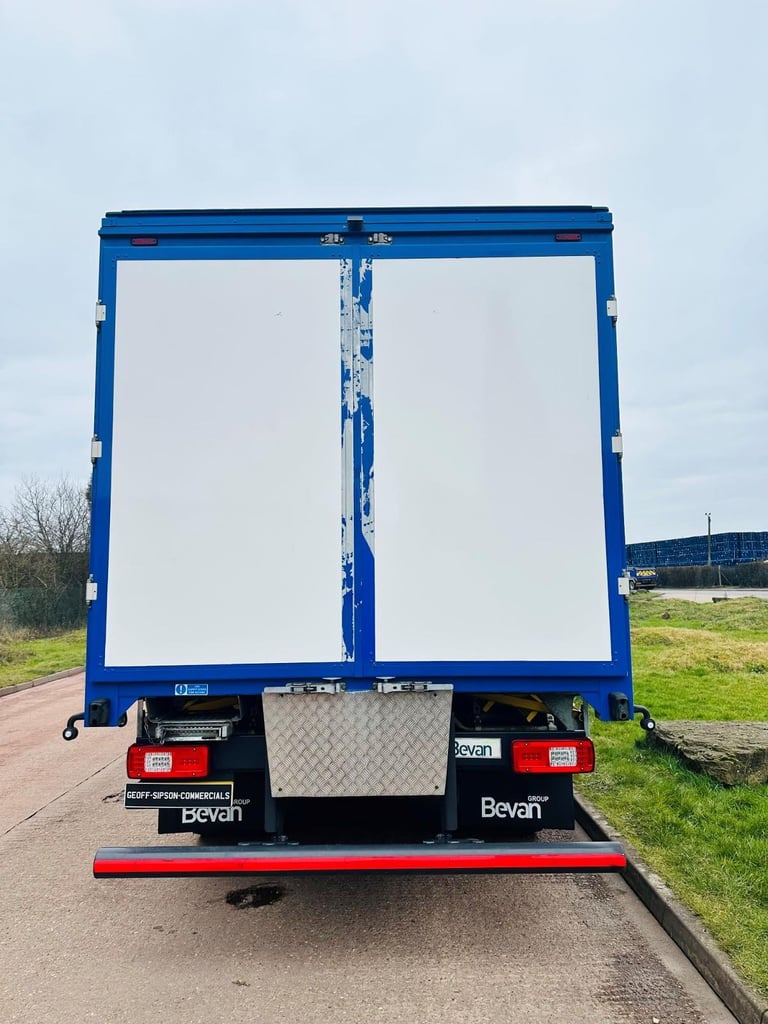 2023 (23) IVECO S-WAY 400 CNG 6X2 REAR LIFT STEER AXLE CURTAINSIDERS
