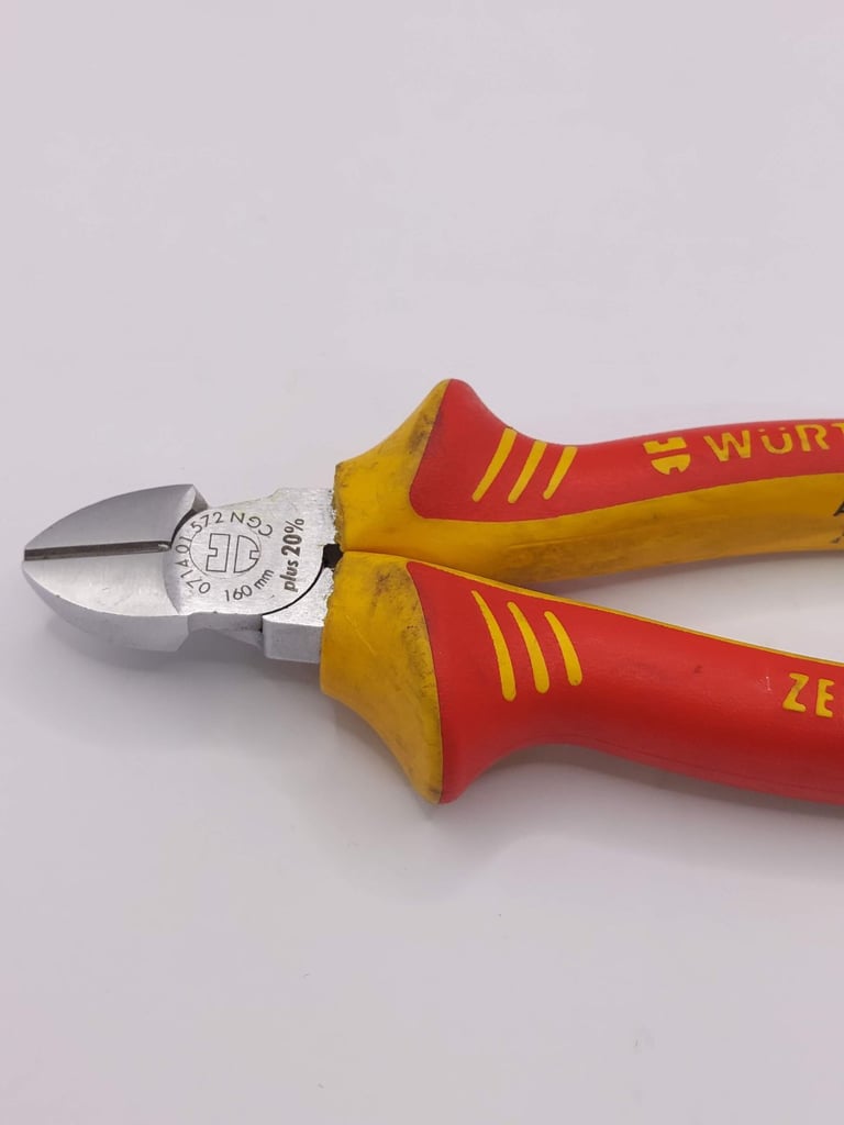 image for Würth Zebra 160mm RED VDE Heavy-duty Side Cutters Made In Germany 