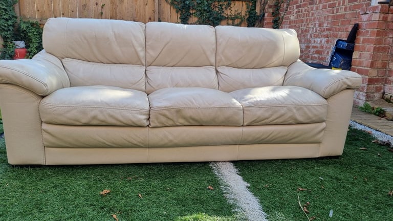 Lether sofa 3 seaters   Italian leather sofa beage 