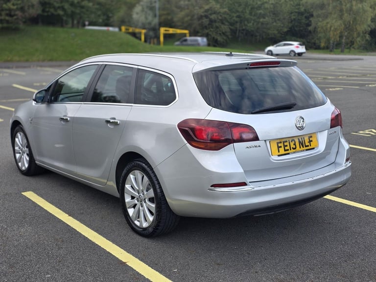 2013 Vauxhall Astra 1.7 CDTi ecoFLEX SE Sports Tourer Euro 5 (s/s) 5dr ESTATE Diesel Manual