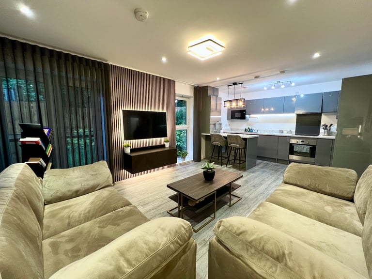 Double Room with Private Bathroom (Shared )