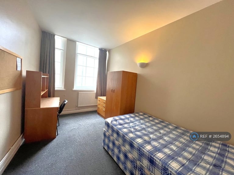 5 bedroom flat in St Nicholas Street, Bristol, BS1 (5 bed) (#2654894)