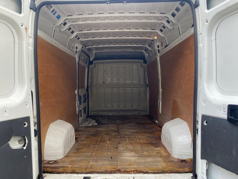 2017 Peugeot Boxer 2.0 BlueHDi 335 Professional L3 H2 Euro 6 5dr PANEL VAN Diesel Manual