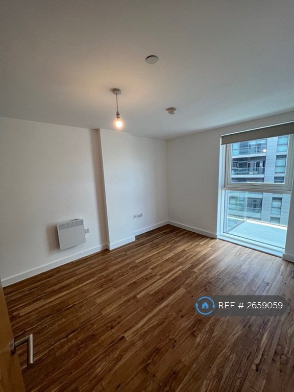 1 bedroom flat in Pomona Strand, Old Trafford, Manchester, M16 (1 bed) (#2659059)