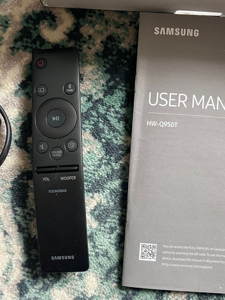 Samsung Soundbar, subwoofer and Rear Speakers