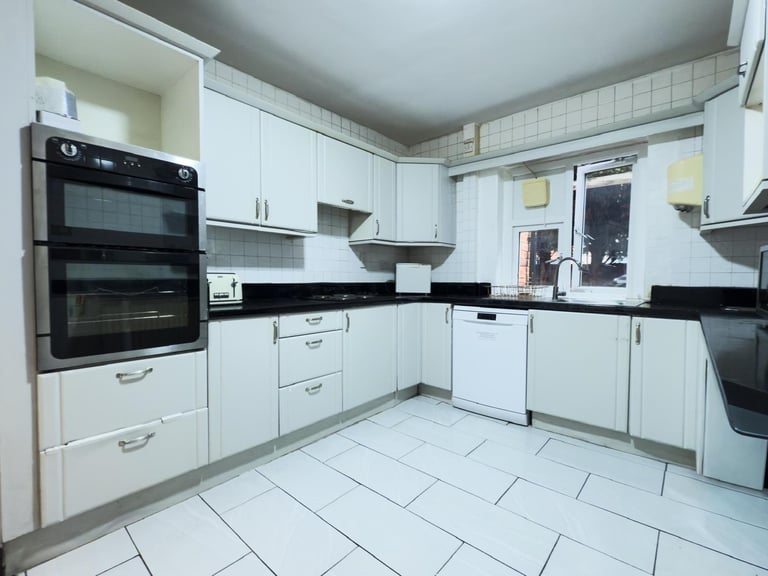 Spacious & Cosy Single Room For Rent AT CV2 2EG