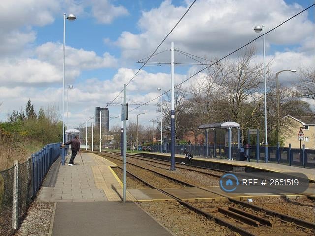 2 bedroom flat in Park Grange Croft, Sheffield, S2 (2 bed) (#2651519)