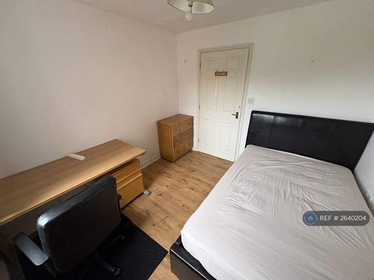 image for 1 bedroom in Albatross Close, London, E6 (#2640204)