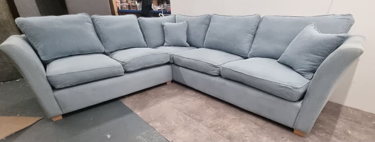 Large Corner Sofa *Can Deliver* 