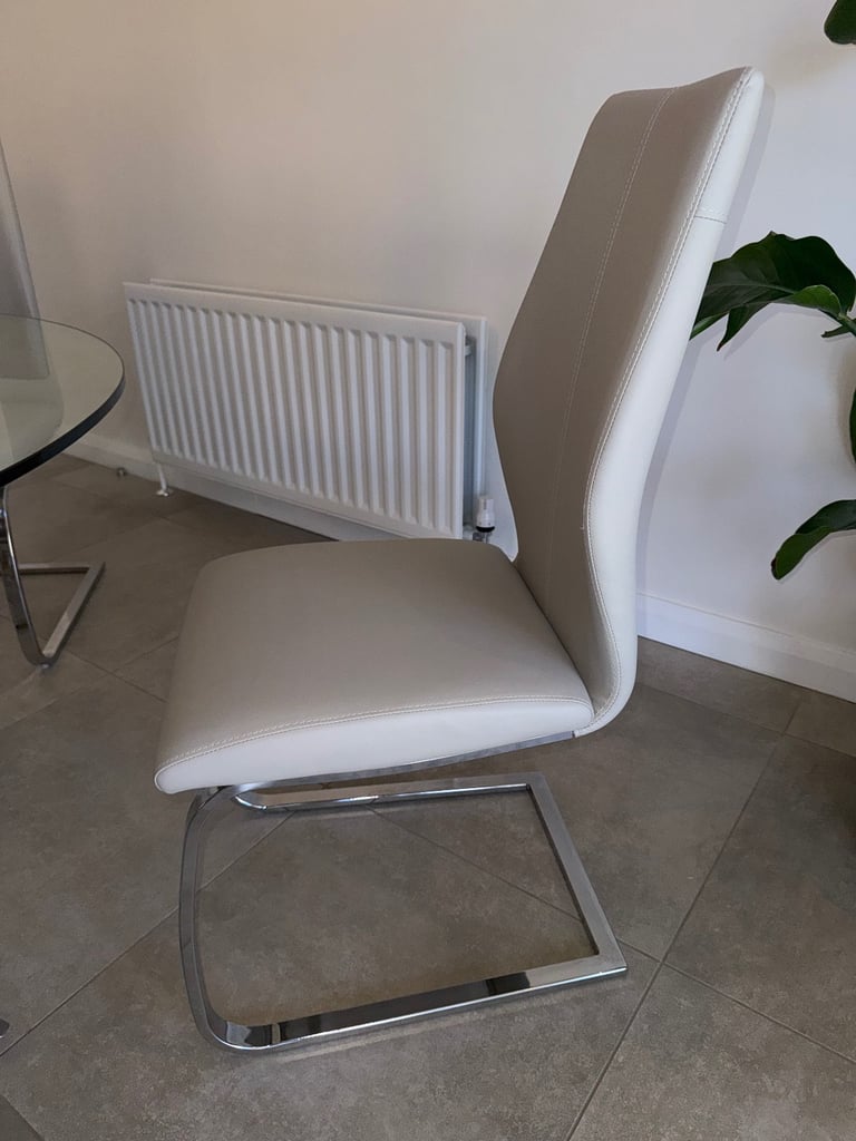 Table & 4 chairs