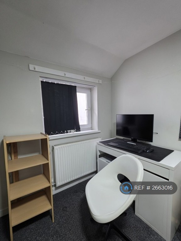 10 bedroom house in Cathays Terrace, Cardiff, CF24 (10 bed) (#2663016)