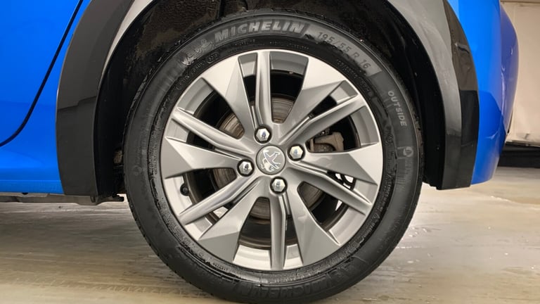 2020 Peugeot 208 50kWh Allure Hatchback 5dr Electric Auto (136 ps) Hatchback Electric Automatic