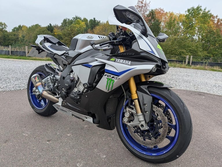 2016 YAMAHA YZF-R1M