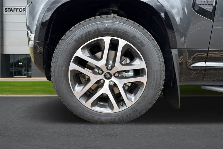 2025 Land Rover Defender 110 3.0 D250 MHEV X-Dynamic SE Auto 4WD Euro 6 (s/s) 5dr SUV Automatic