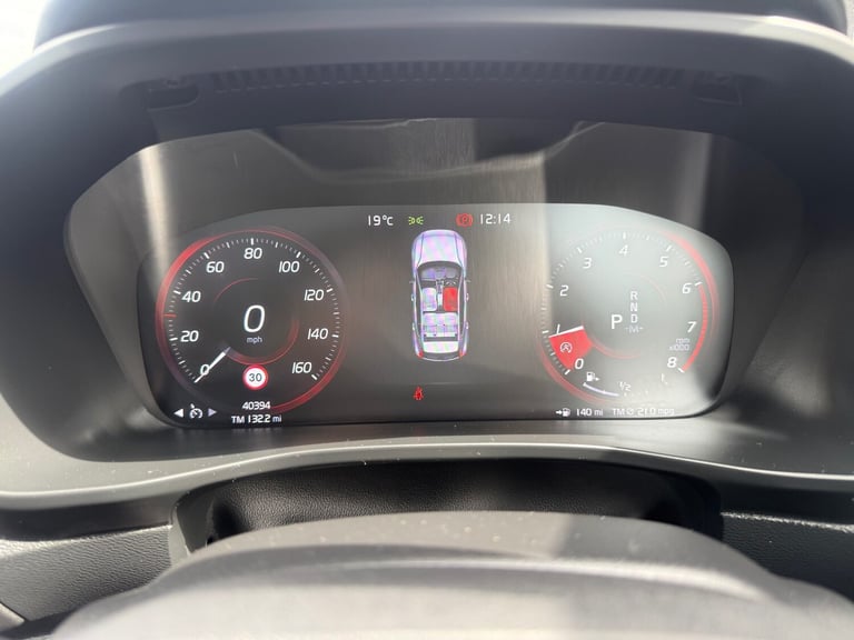 2020 Volvo XC40 2.0 T4 R DESIGN Pro 5dr Geartronic ESTATE Petrol Automatic