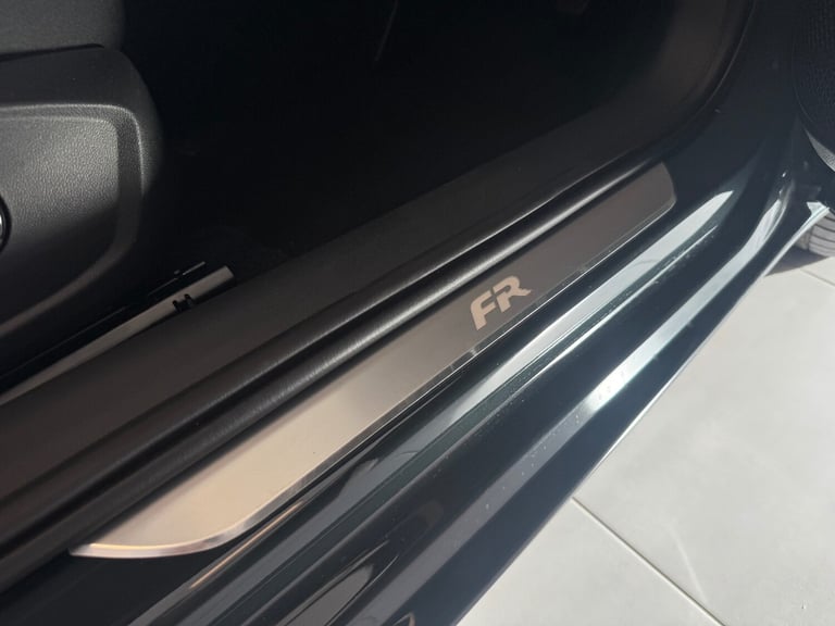 2025 SEAT Leon 1.5 e-Hybrid FR Sport 5dr DSG [DAP] Estate Petrol Parallel PHEV Automatic