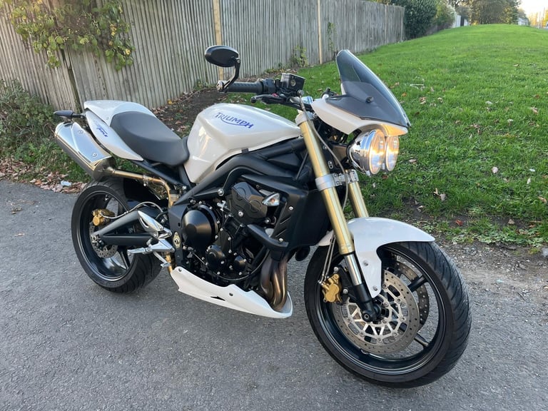 TRIUMPH STREET TRIPLE 675, 2010(10), 10,825 MILES, FSH, EXTRAS, SUPERB, £3695