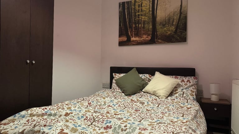 Furnished Large Double Rooms for rent