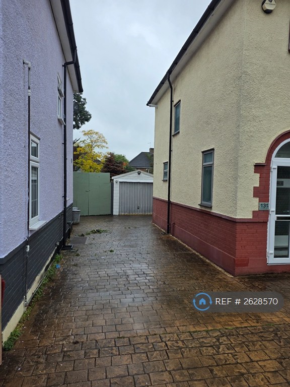 3 bedroom house in Clyfford Road, Ruislip, HA4 (3 bed) (#2628570)