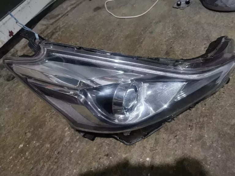 Toyota Prius Plus Headlight 2016-2022 Driver Side LED