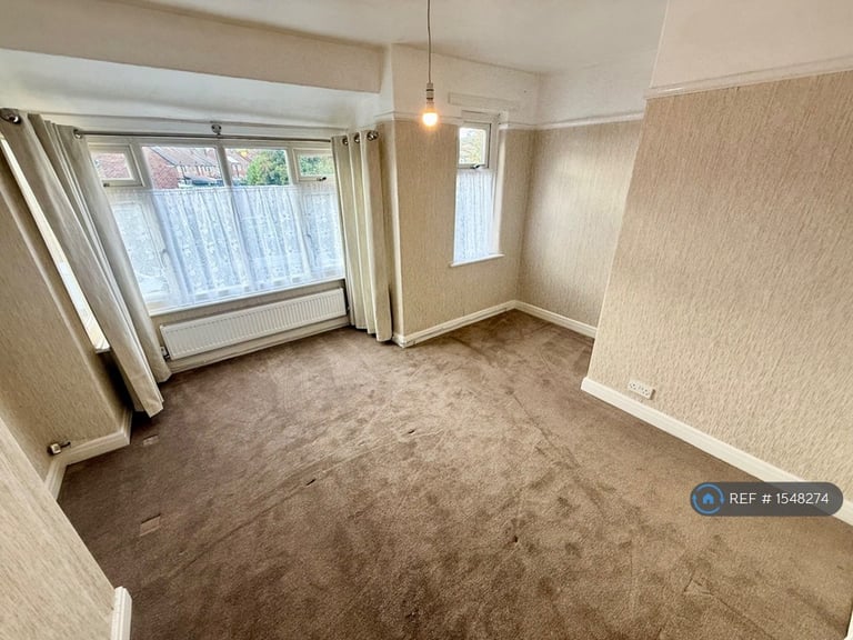 2 bedroom house in Roslyn Road, Stockport, SK3 (2 bed) (#1548274)