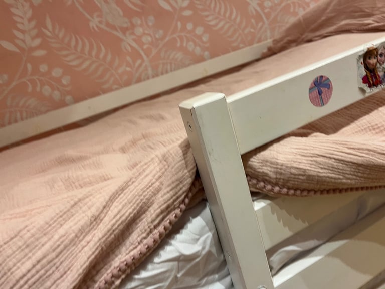 Kids single bed with pull out bed and drawers