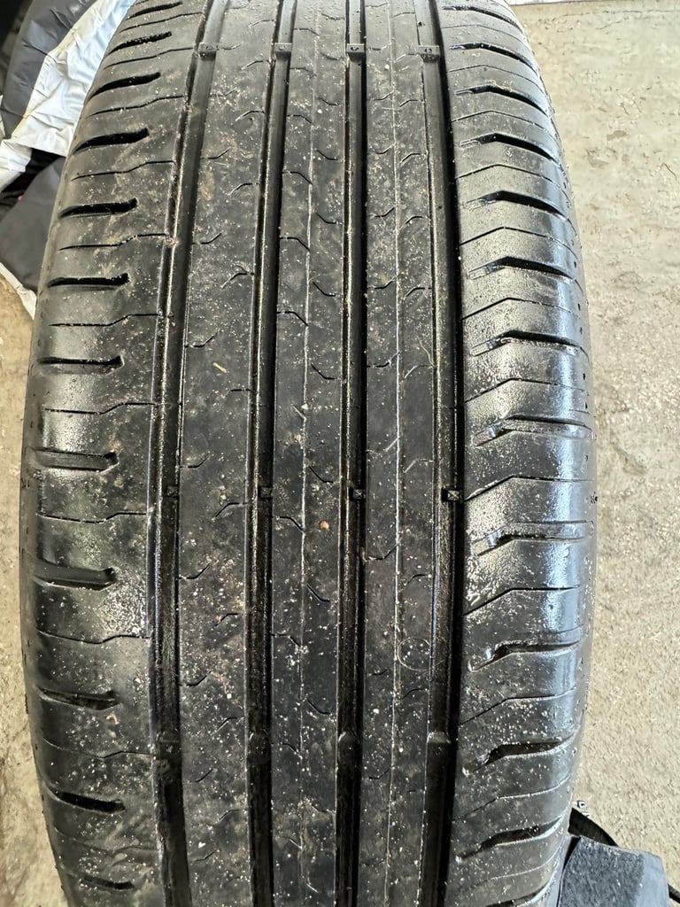 Tyre continental eco contact 215/60/17