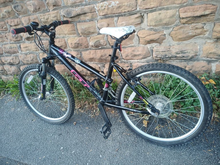 GT Laguna Girls 24-inch Bike VGC