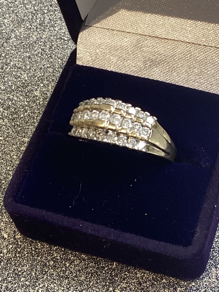 Beautiful 1ct Diamond 9ct Gold Ring